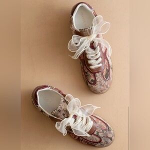 Oasis Women’s Pink Patterned Ribbon-Lace Sneakers